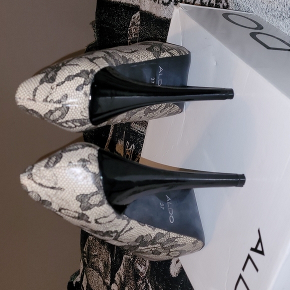 Aldo lace print peep toe pumps - Picture 2 of 4